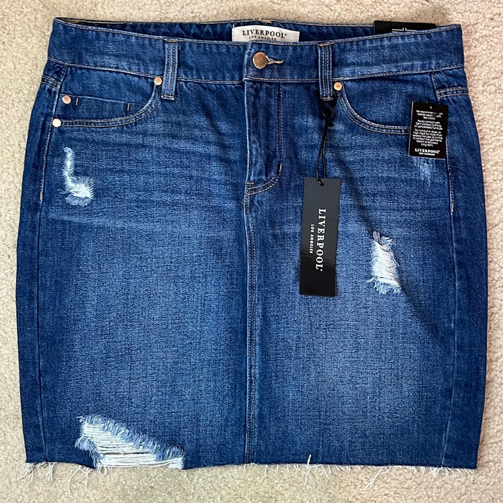 Liver Pool Los Angeles denim distressed skirt size 8